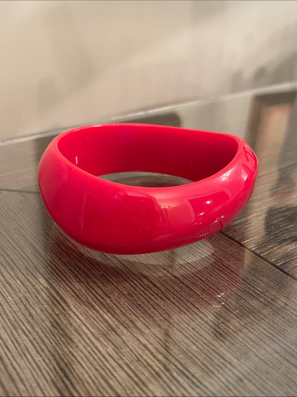 Vintage Wavy Chunky Red Acrylic Bangle Bracelet 8 3/4” approx
